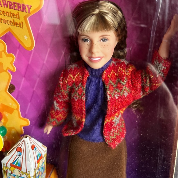 HARRY POTTER | Wizard Sweets Hermione Doll by Mattel - Picture 3 of 3